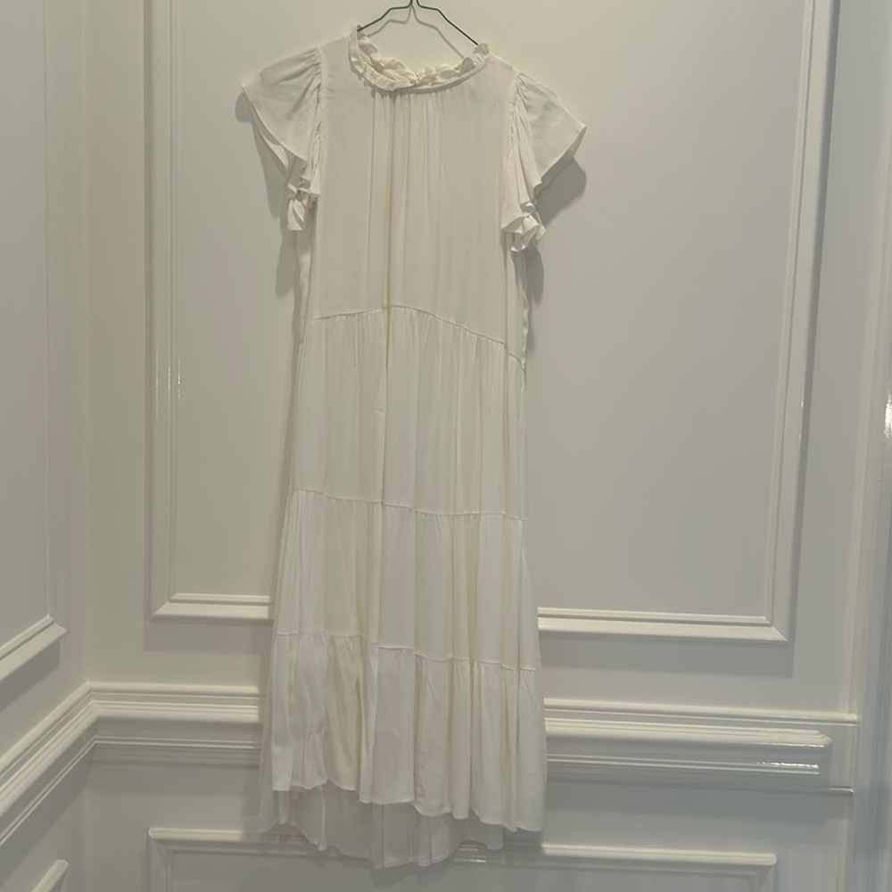 Pretty, long, white dress from pinch!
